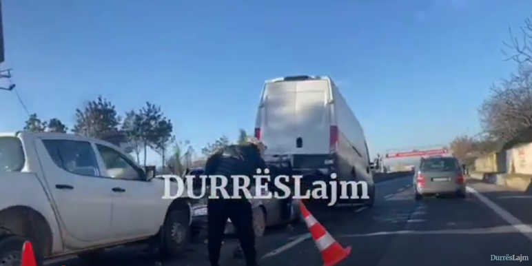 2 aksidente në autostradën Durrës-Tiranë, të plagosur dhe dëme materiale (VIDEO)