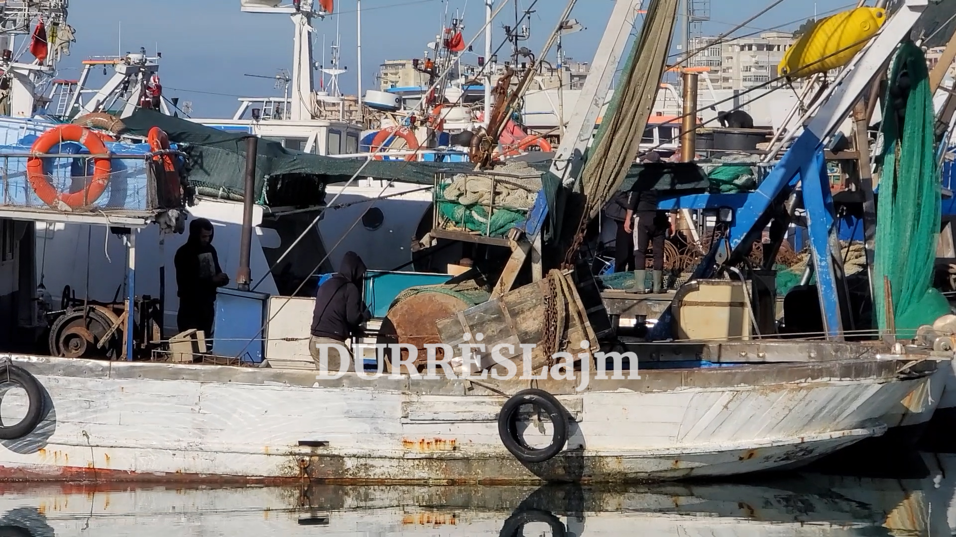 “Po ikin edhe egjiptianët!” Peshkimi në Durrës në krizë të thellë financiare (VIDEO)