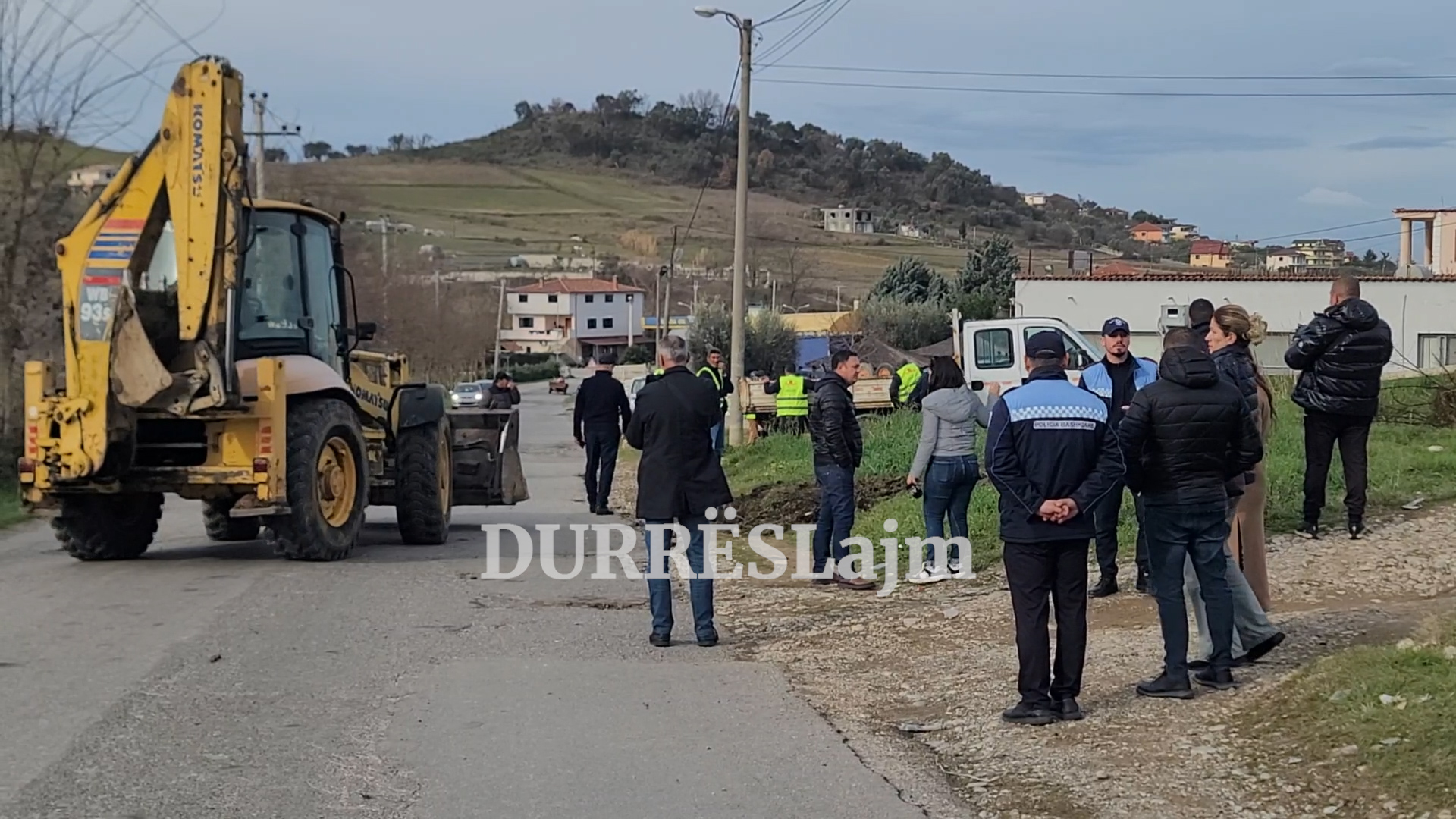 Rruga e re që po hapet nga IMT kthehet në &#8220;mollë sherri&#8221; mes dy familjeve në Durrës, të dyja pretendojnë pronësinë (VIDEO)