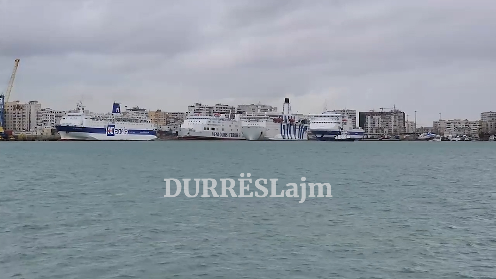 Rinis sot në mbrëmje lundrimi i trageteve të linjës Durrës – Bari (VIDEO)