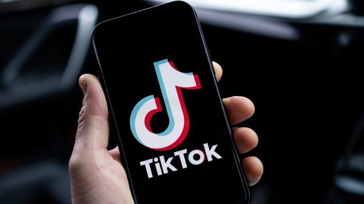 Mbyllja e “TikTok” në Shqipëri/ “La Repubblica”: Ndryshe nga çdo vend tjetër, vendimi për shkak të ndikimit negativ tek fëmijët 