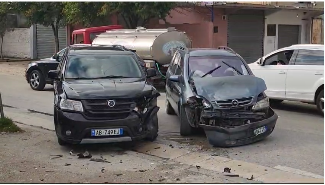 Aksident në aksin Fier-Levan, 3 vetë plagosen dhe përfundojnë në spital