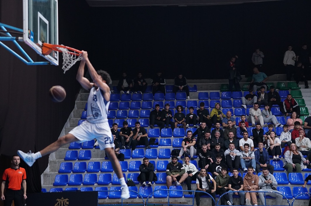 Basketboll/ Teuta humbet me një pikë ndaj Tiranës, durrsakët kanë rezerva për arbitrimin