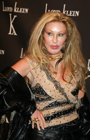 Lamtumirë Jocelyn Wildenstein, “Gruaja-mace” e kirurgjisë estetike vdes në Paris