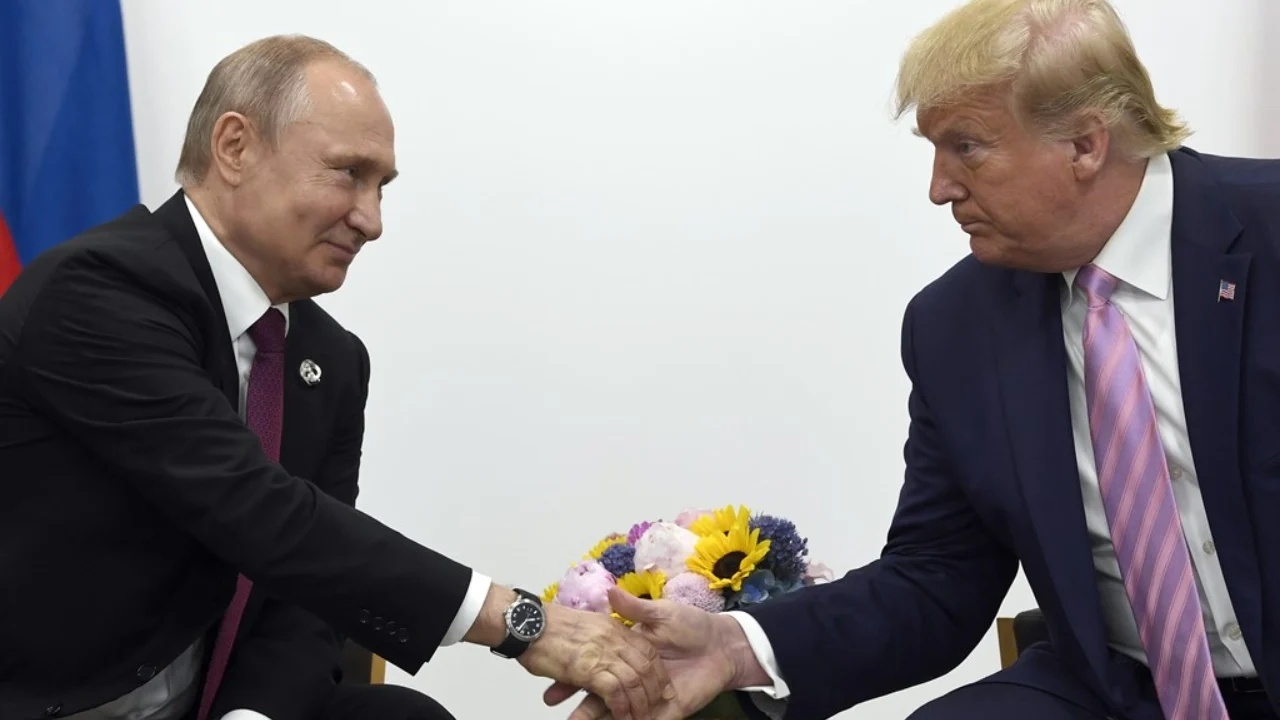 A do të ketë një takim Trump-Putin? Përgjigjet Kremlini: Zgjidhja e problemeve përmes dialogut…