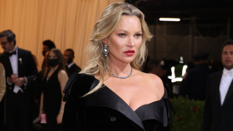 Kate Moss ndahet nga partneri i saj pas 9-vitesh lidhjeje dhe organizon një festë të madhe ditëlindjeje