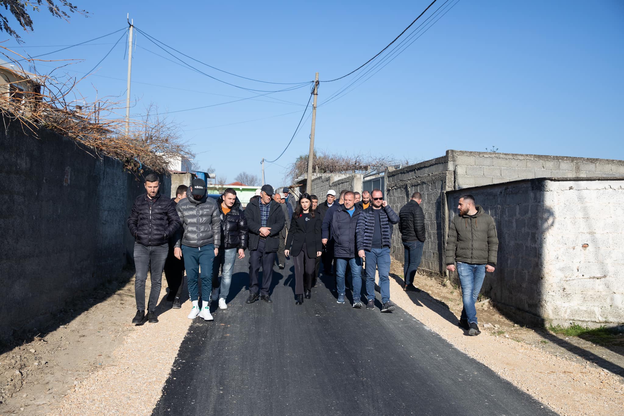 Përfundon rehabilitimi i rrugës &#8220;Taraku&#8221; në Shën Vlash, përfitojnë rreth 500 banorë (VIDEO+FOTO)