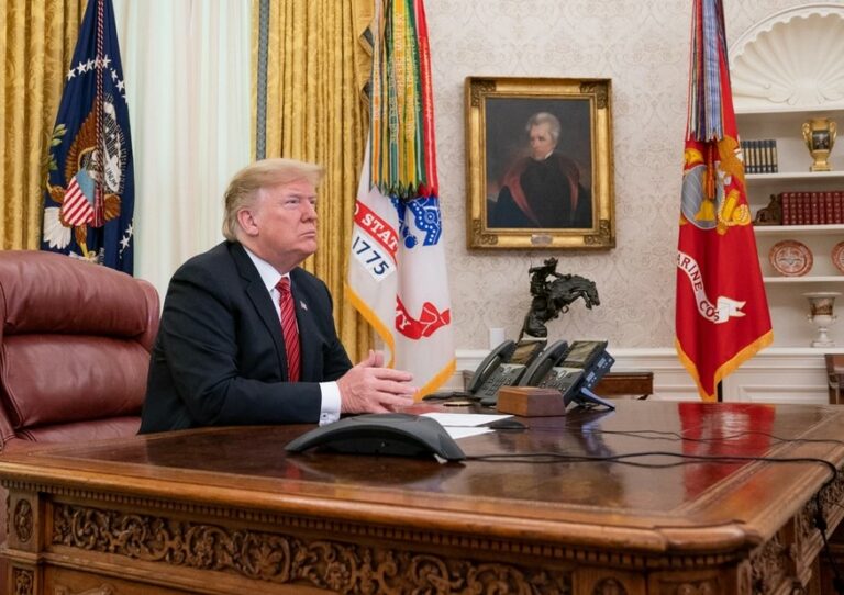 Trump urdhëron shkarkimin e menjëhershëm të prokurorëve të emëruar nga Biden