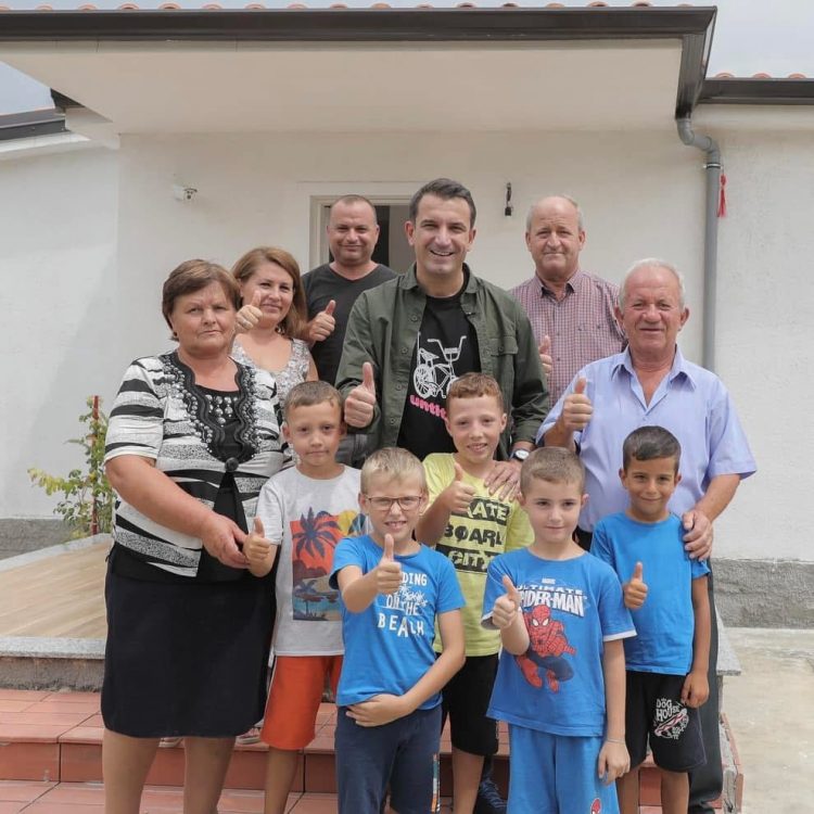 “Më mban prej dy javësh në burg me porosi të Sali fundërrinës”/ Veliaj nga qelia: Duhet t’i jap llogari Nesti Kafkës për ata që s’i njoh