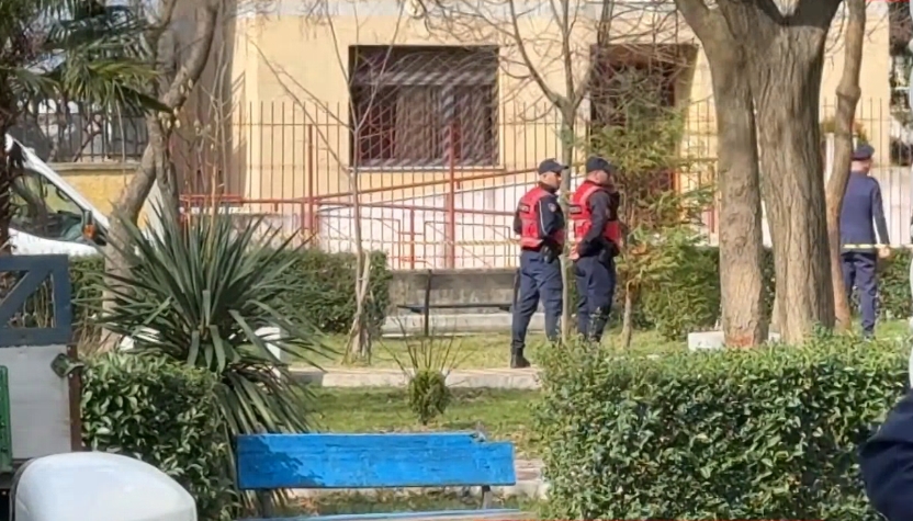 Qëlloi të dashurën dhe më pas veten, detaje nga ngjarja e rëndë në Shkodër! Policia: Vajza ndodhet në spital në gjendje shumë të rëndë! 
