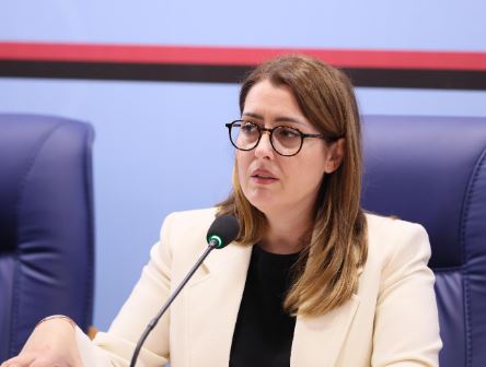 Hapen aplikimet për formularin e Maturës 2025, Manastirliu porosi hartuesve të testeve: Transparencë dhe siguri në procesin e vlerësimit