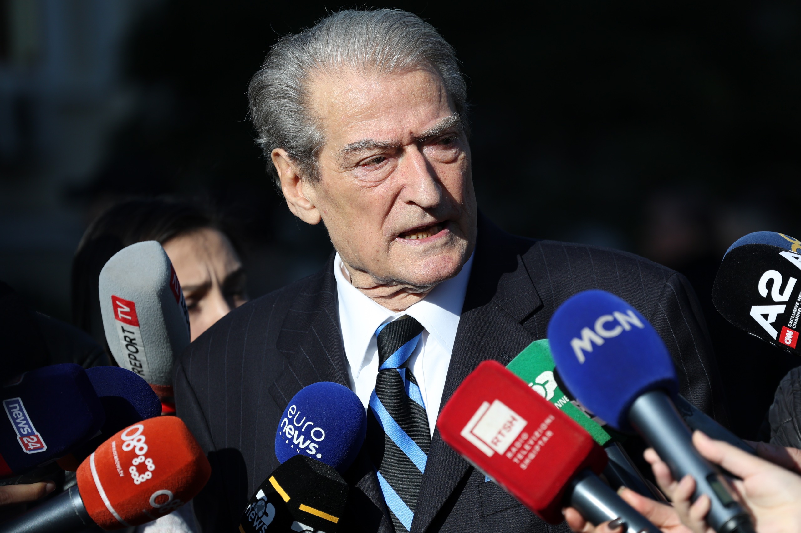 Blinken e shpalli non grata, Berisha-gazetarëve: Karma është ashtu siç e dini vetë ju