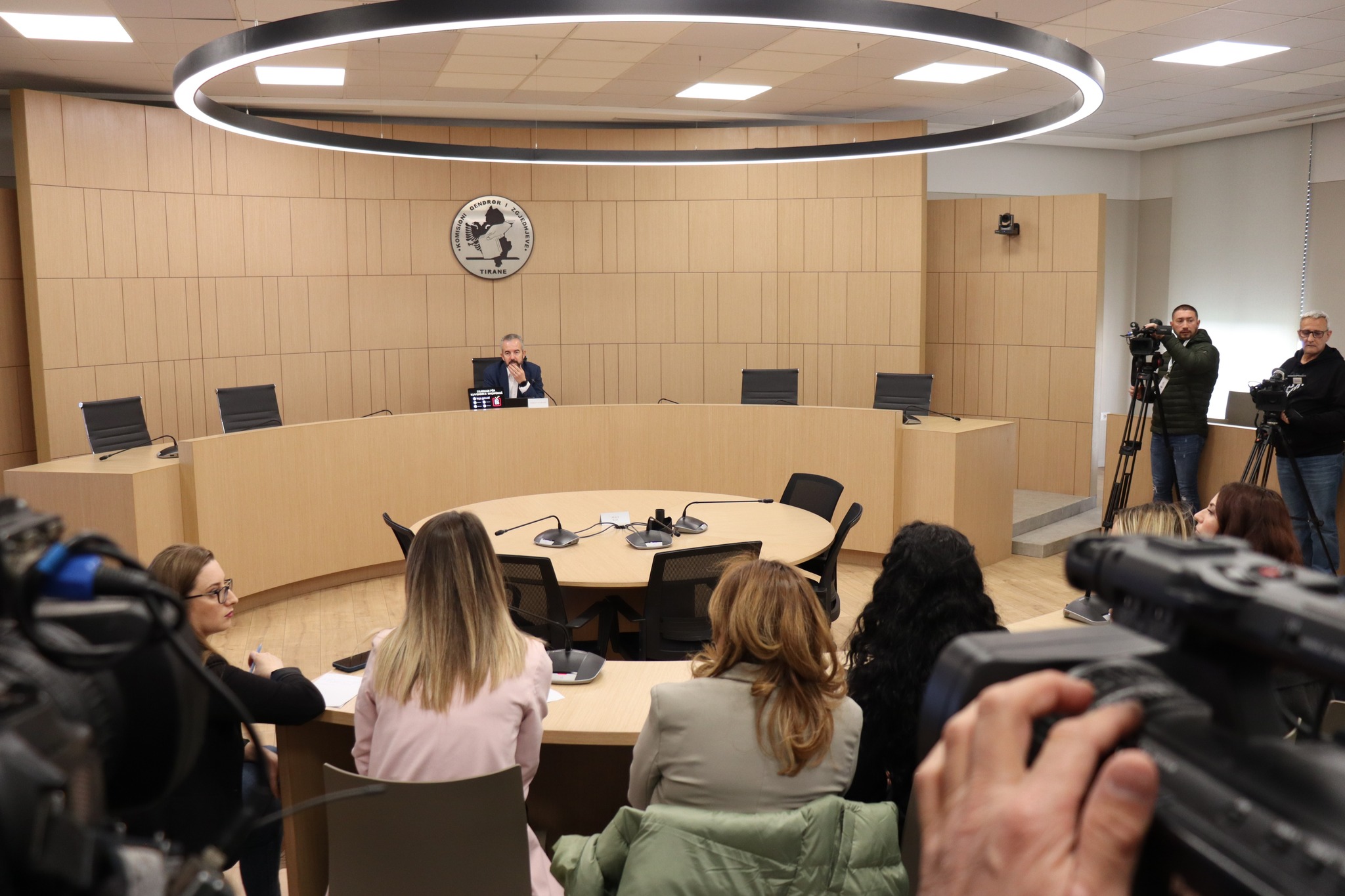 Nesër skadon afati për regjistrimin e emigrantëve, PS: Të shtyhet afati vetëm për ata që janë refuzuar