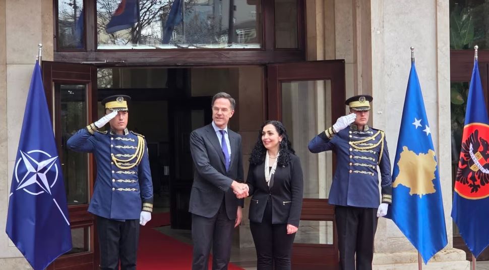 Shefi i NATO-s nis takimet në Kosovë, pritet nga presidentja Vjosa Osmani! Ja agjenda e Mark Rutte