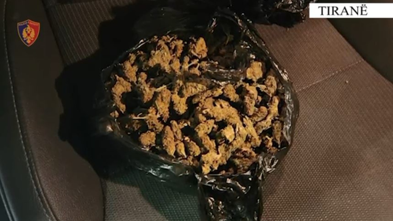Shpërndante kanabis sativa në zonën e Kombinatit, vihet në pranga 25-vjeçari në Tiranë