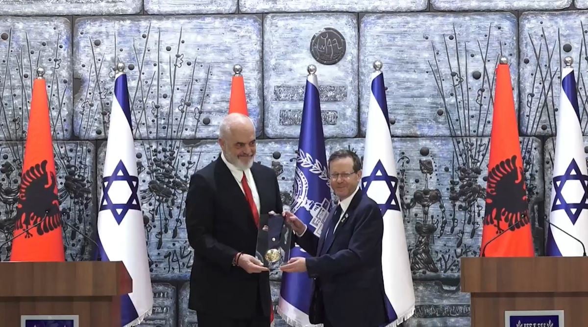 Edi Rama nderohet me medalje presidenciale nga Izraeli, Herzog: Kodi shqiptar i besës ndihet këtu! Mirënjohës për atë që keni bërë për hebrenjtë