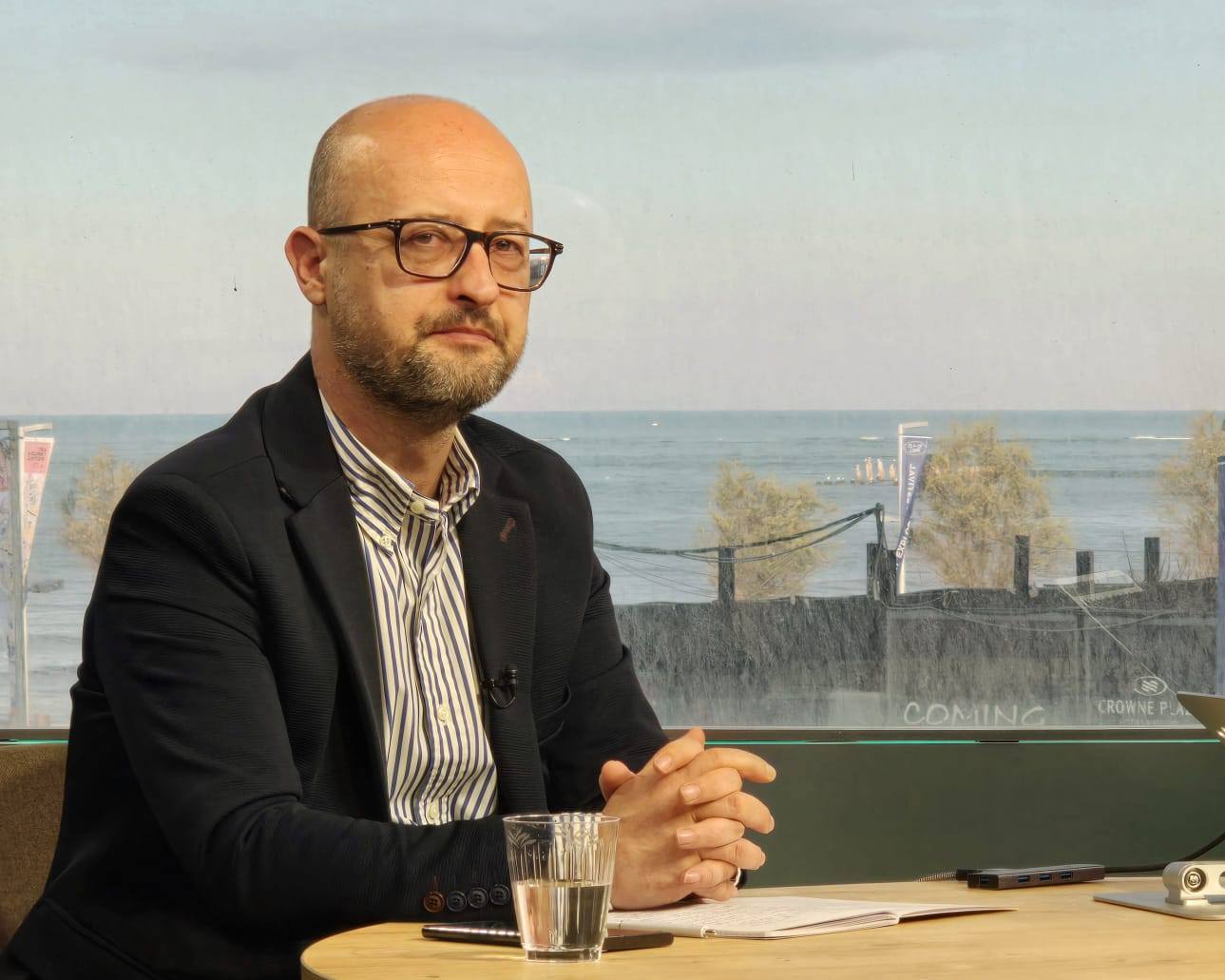 Para nisjes së fushatës, Myshketa apelon: Mos e ulni nivelin dhe standartin e fushatës me goditje poshtë brezit