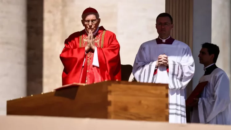 Kardinali Giovanni Battista Re: Papa Françesku do të mbetet i skalitur në kujtesën tonë