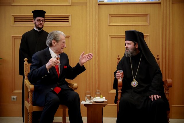 Berisha me kryepeshkopin Joan: U munduan ta fshijnë dhe pluralizmin, por sot ai është i fortë, edhe pse kaloi prova të mëdha