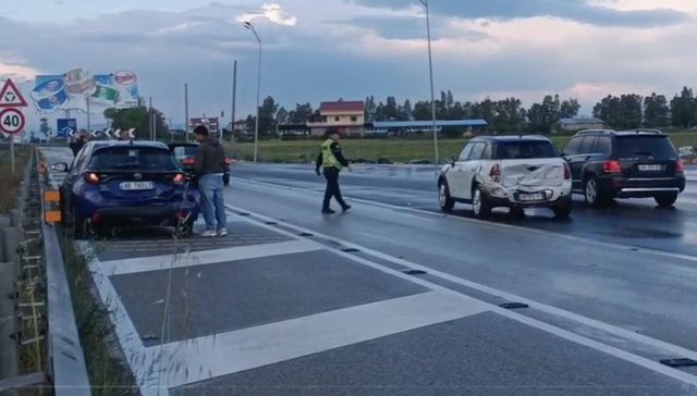 Aksident i trefishtë, plagosen 4 persona