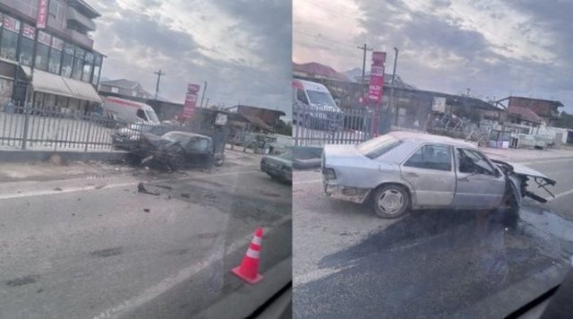 Përplasen dy makina tek ura e Tapizës, humb jetën një grua