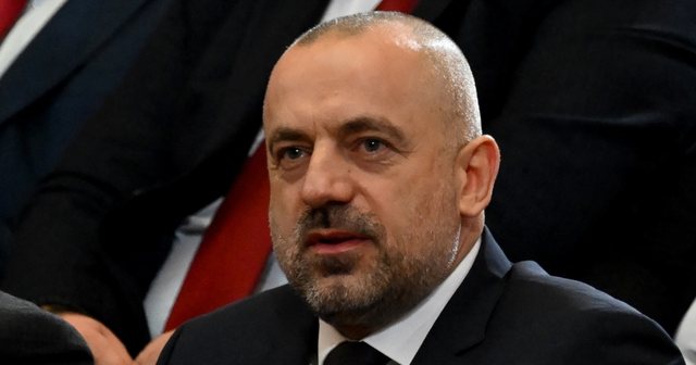 &#8220;Trupat u gjetën në një varrezë masive në Serbi!&#8221; Kosova lëshon fletarresti ndaj Milan Radoçiç për krime lufte: Ishte pjesë e një grupi që vranë 106 civilë shqiptarë