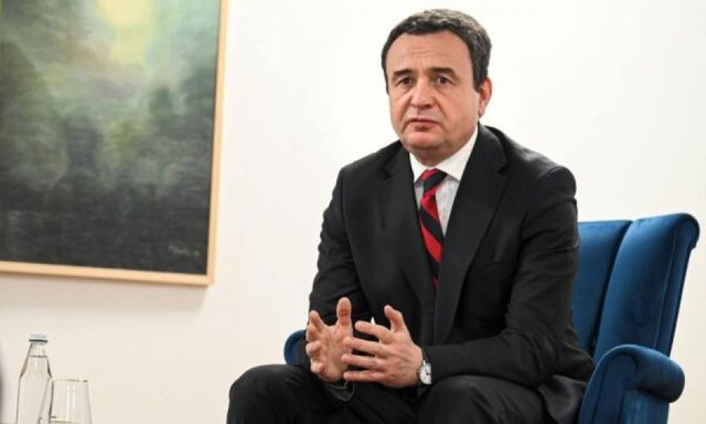 Albin Kurti jep dorëheqjen nga posti i Kryeministrit
