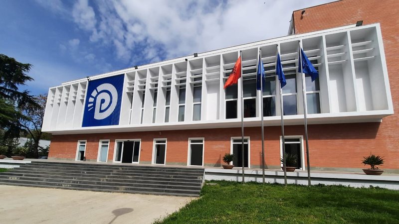 “Kërkoni fotot e mia nudo në google”/ PD denoncon Ramën në KQZ: Kërkojmë marrjen e masave ligjore ndaj Kryeministrit