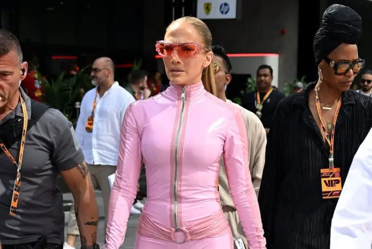 Pse u bë e “ftohtë” atmosfera rreth Jennifer Lopez në Formula 1?