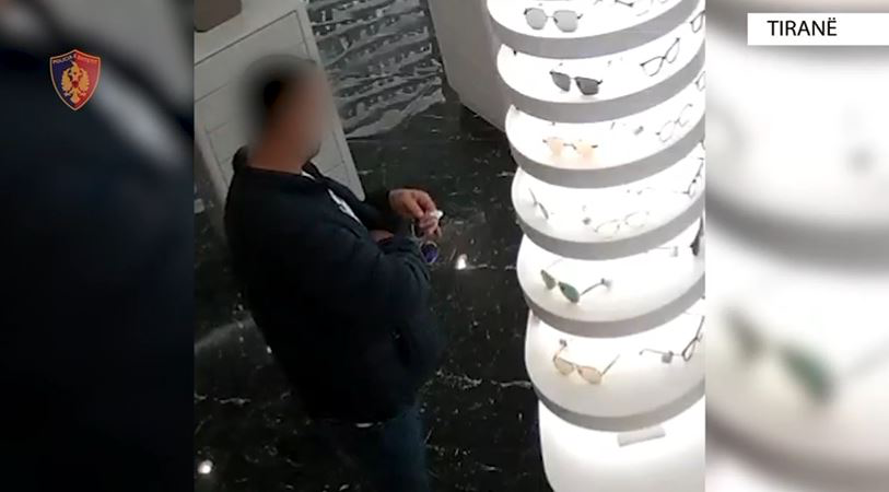 “Pastro e fut në xhep”, arrestohet hajduti serial i syzeve në Tiranë