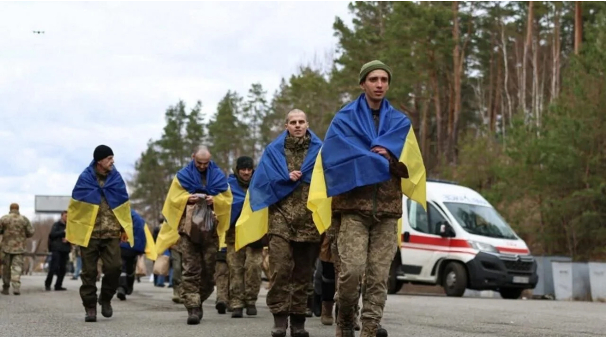 Rusia dhe Ukraina arrijnë marrëveshjen, do të shkëmbejnë rreth 500 të burgosur nesër