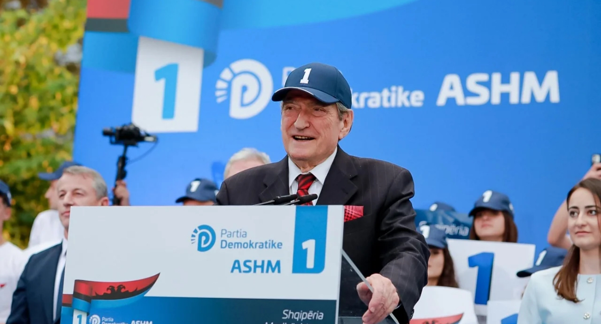 Berisha takim me qytetarët e Kukësit, thirrje emigrantëve: Mos fotografoni votën! Ju luten dhe strëluten, por…