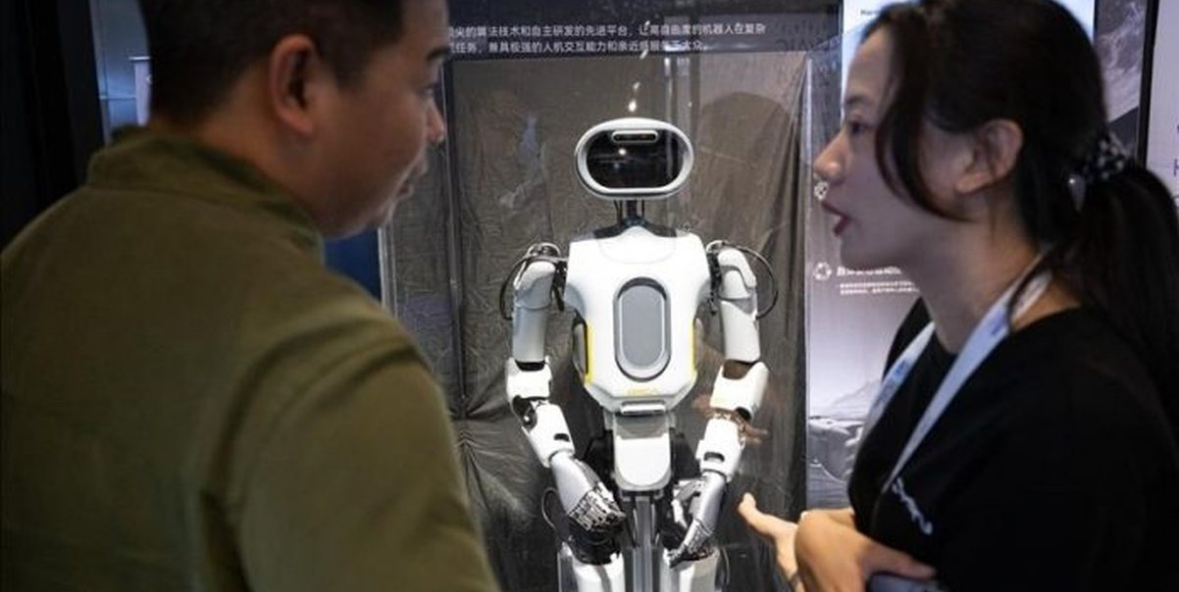 Në Kinë shpiket roboti amfib më i vogël në botë që ndryshon formë