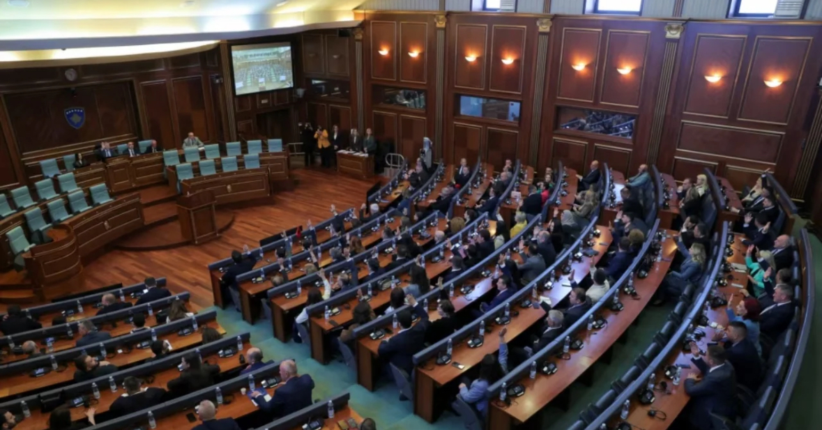 Nuk ka ‘tym të bardhë’ në Kosovë! Dështon për herë të shtatë tentativa për konstituimin e Kuvendin!