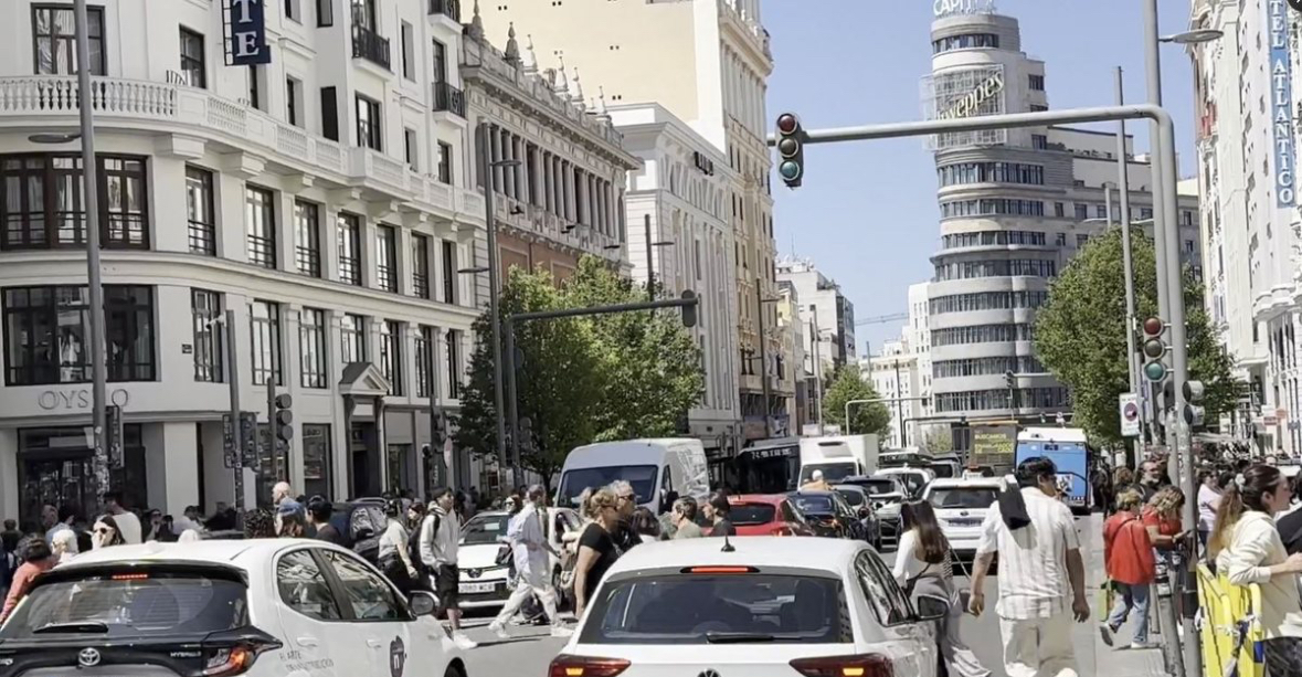 Kryeministri i Spanjës: Përdorni telefonat me përgjegjësi, telekomunikacioni po kalon një moment kritik