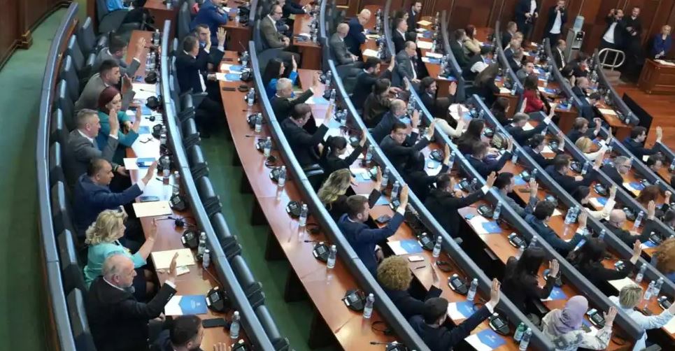 Dështimi për konstituimin, si mund të dilet ngërçi në Kuvend? Kompromisi i mundshëm, ç’ndodh nëse partitë politike s’bien dakord