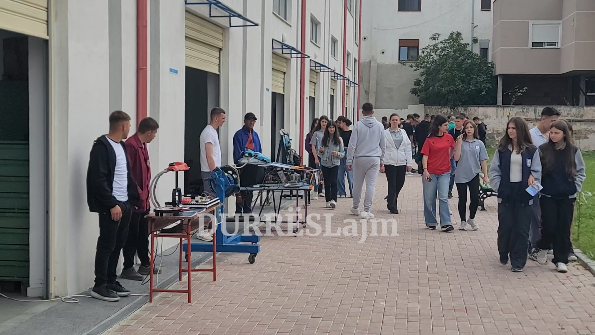 Orientimi i të rinjve drejt arsimit profesional/ Shkolla &#8220;Beqir Çela&#8221; hap dyert për nxënësit e 9-vjeçareve (VIDEO)