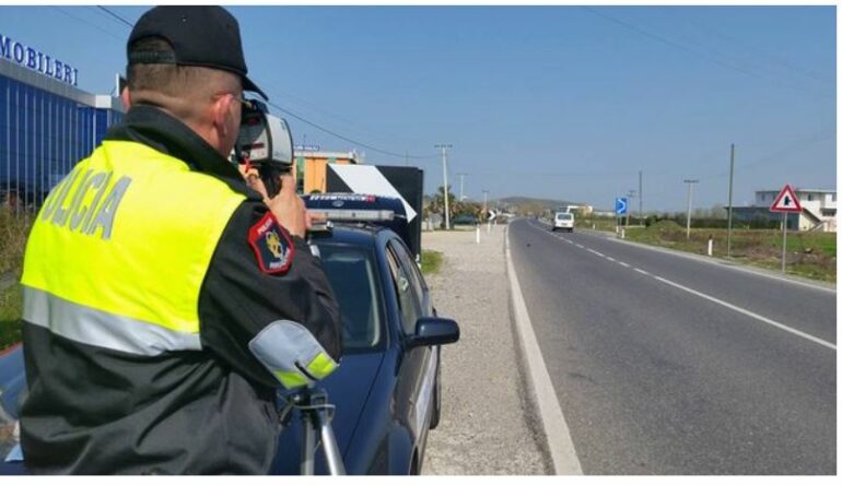 Kundërshtoi me dhunë punonjësin e policisë rrugore, arrestohet 21-vjeçari në Vlorë