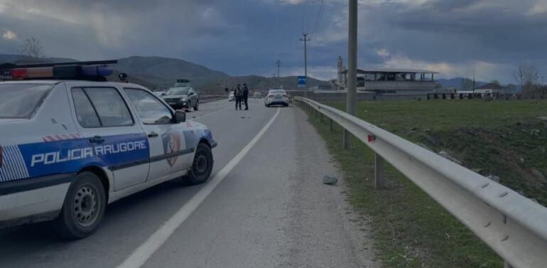 Aksident në tunelin e Murrizit, 19-vjeçari humb kontrollin e makinës, 4 të plagosur