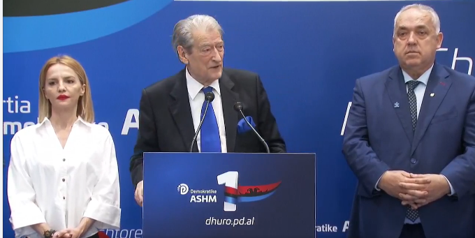 Berisha premton legalizim të plotë në Laprakë: Unë fjalën time e mbaj (VIDEO)