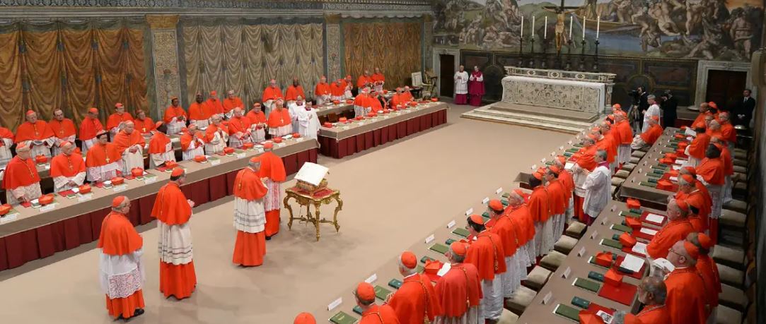Konklava për zgjedhjen e Papës së ri fillon më 7 maj, ç’pritet të ndodhë brenda në Kapelën Sistine