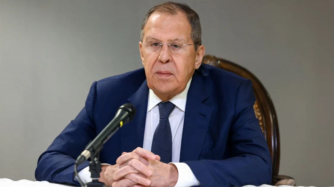 Rusia shpall ‘non grata’ dhe dëbon dy diplomatë rumunë nga Moska