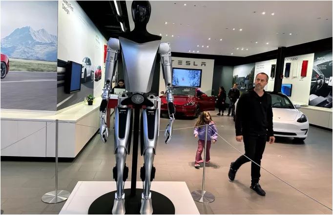 Elon Musk do të dërgojë robotë humanoidë Optimus për të eksploruar planetin Mars