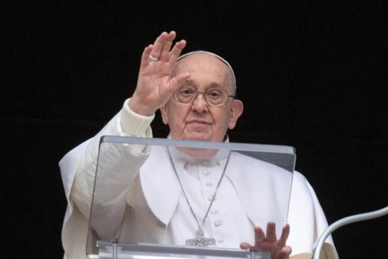 Ndarja nga jeta e Papa Franceskut, Dom Gjergj Meta: Të lutemi për shpirtin e tij!