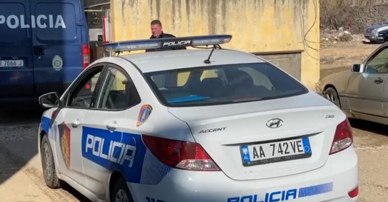 Kërcënoi gruan dhe djalin se do t’i vriste, kapet me hanxhar në dorë 48-vjeçari