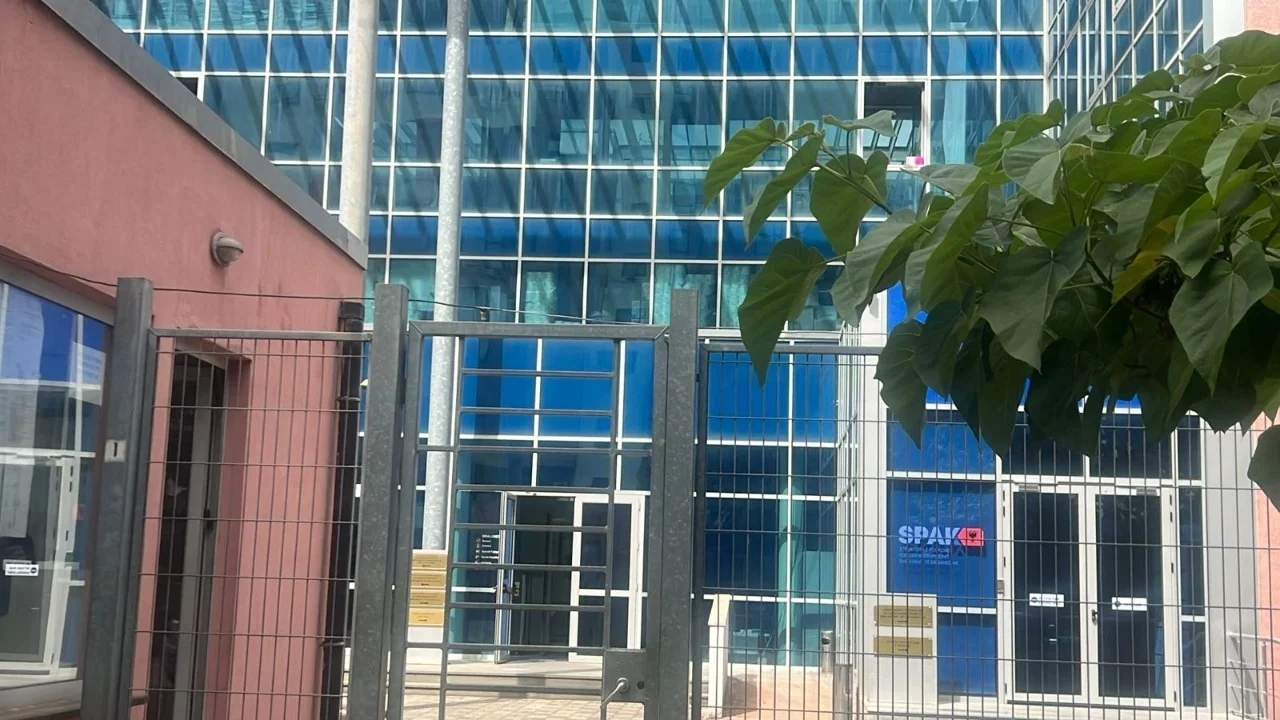 SPAK lëshon urdhër arreste për tre zyrtarë të Policisë Rrugore të Tiranës