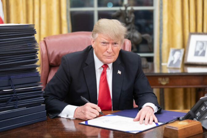 Donald Trump qetëson amerikanët: Me tarifat e reja inflacioni po bie, premtimi u mbajt