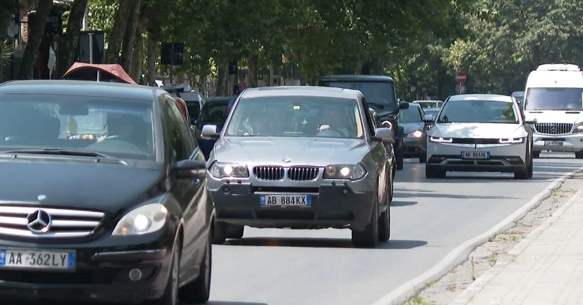 Tatimet mund të të marrin makinën! Lajmërimi për bizneset që kanë detyrime tek Tatimet, marrëveshje me Drejtorinë e Transporteve