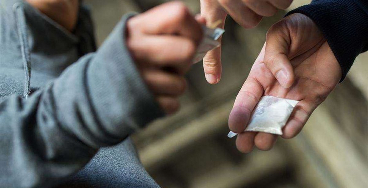 Avokati i Popullit ngre alarmin në Maqedoninë e Veriut: Fëmijë nën moshën 6 vjeç përdorin drogë 