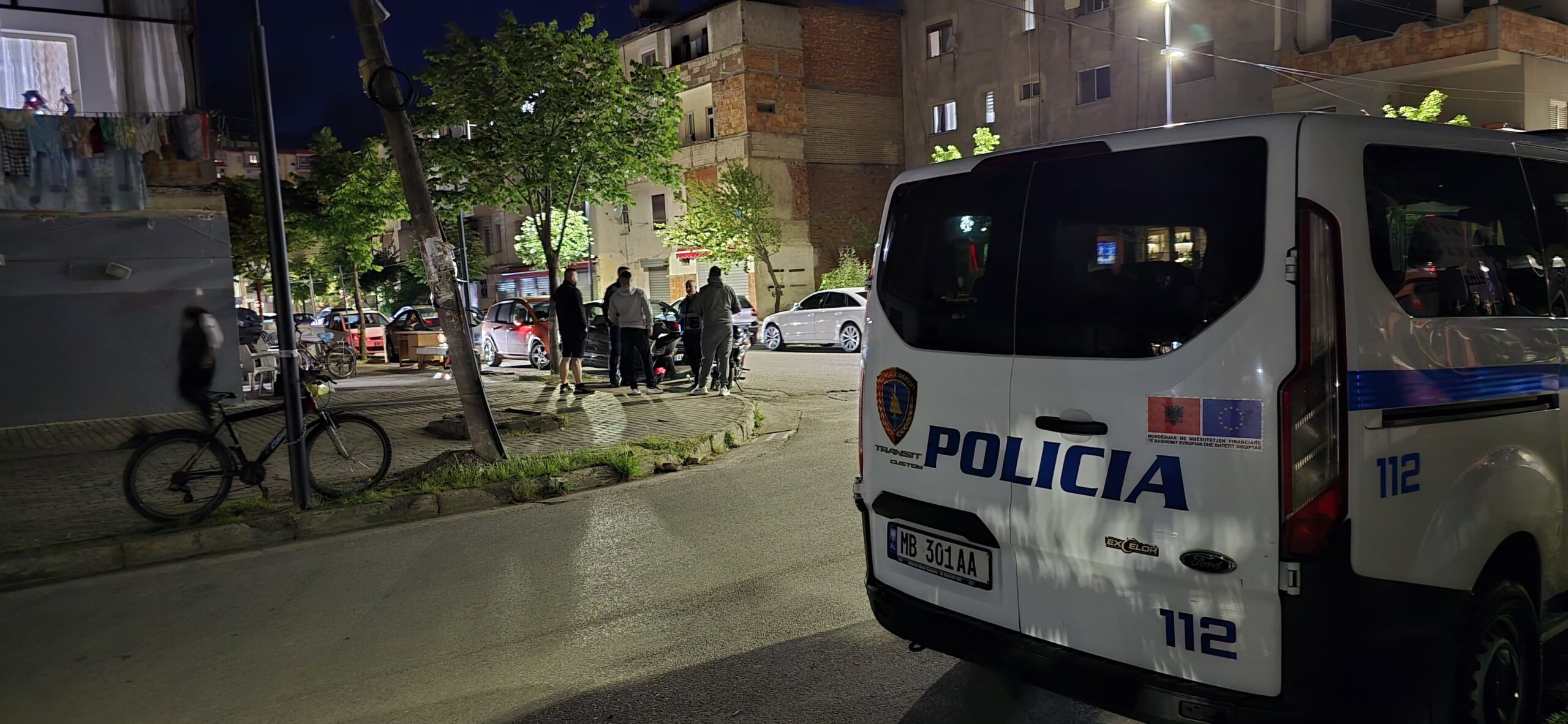 Plagoset me armë zjarri 48-vjeçari në Tiranë